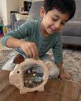 Cargar la imagen en la vista de la galería, Alcancía Infantil de Madera (Café)