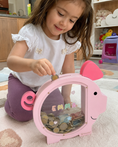 Cargar la imagen en la vista de la galería, Alcancía Infantil de Madera (Rosa)
